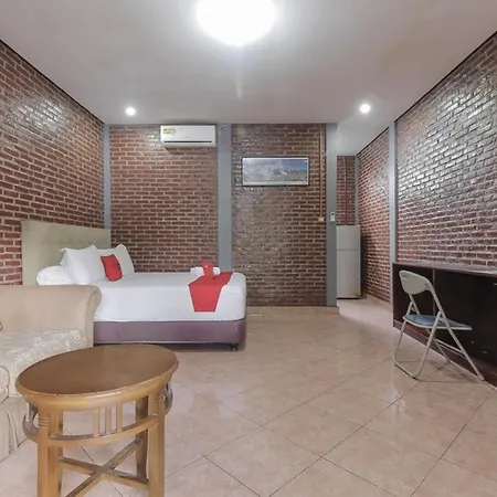 Reddoorz Plus At Ampera Raya-3