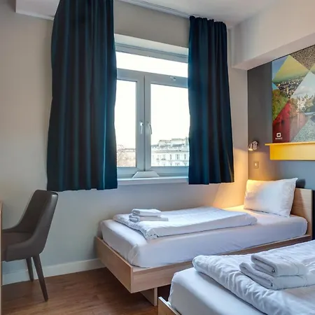 Meininger Hotel London Hyde Park-3