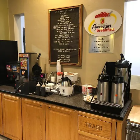 Super 8 By Wyndham Salem-3