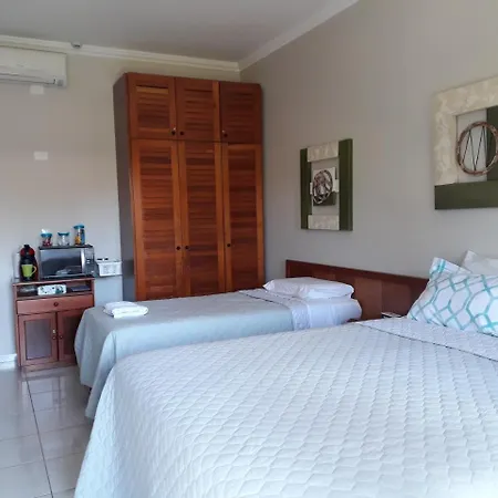 Amarilis Flat Service-2