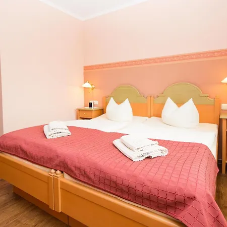 Hotel Garni Am Deich-2
