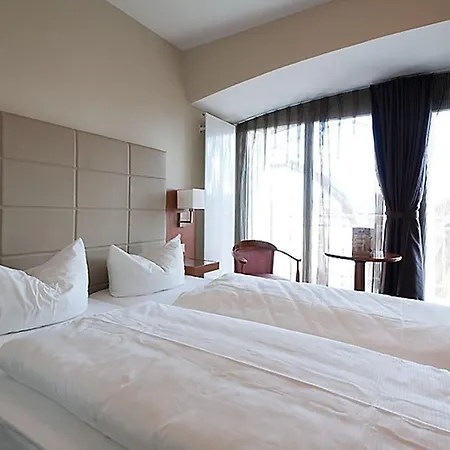 Hotel Am Blauen Wunder-2