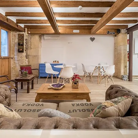 Hostal 977-2