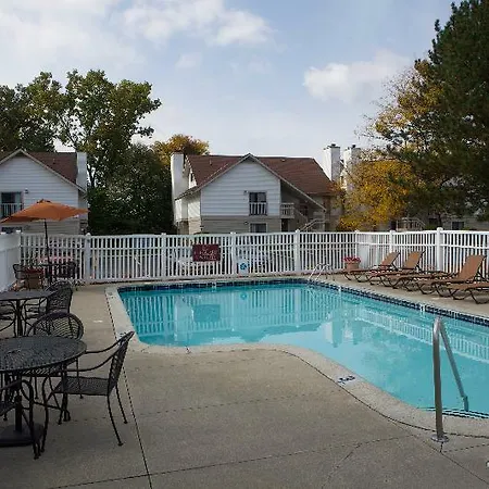 Hawthorn Suites Of Troy-2