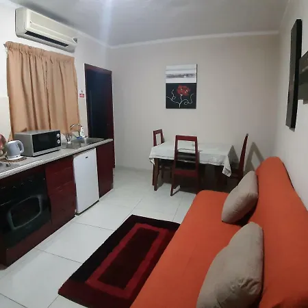 'Young'Seven Apartments-3