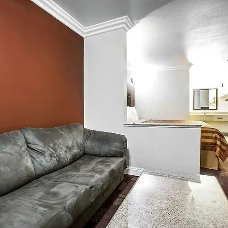 Econo Lodge Pico Rivera-3