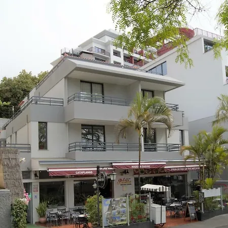 Apartamentos Turísticos Vitoria by Petit Hotels-3