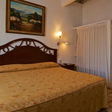 Hotel Mercurio - Caters To Gay Men-3