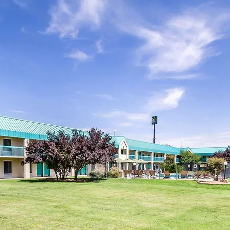 Quality Inn Deming-2