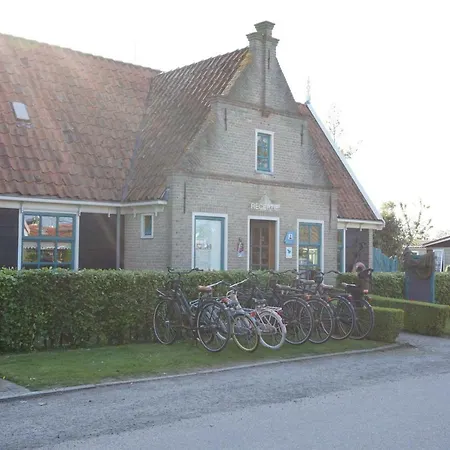 Vakantieverblijf Aan De Dijk-3