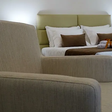 Bowen, Luxury Suites-2