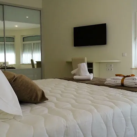 Bowen, Luxury Suites-3