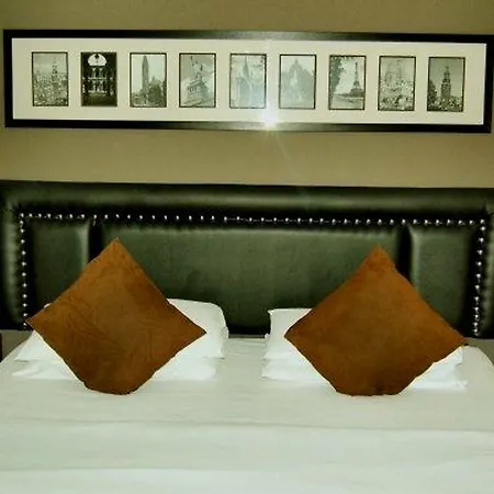 Paramount Hotel-2