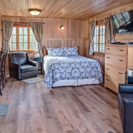 Whistling Winds Motel-2