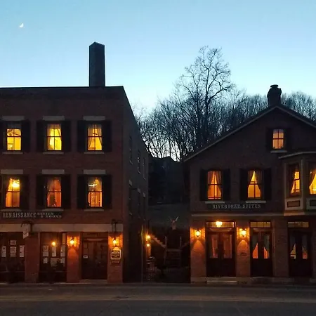 Riverboat Suites-3