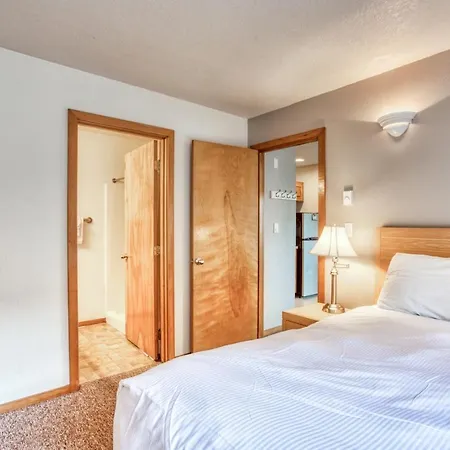 Beaches Inn | Puffins Place Cabana-3
