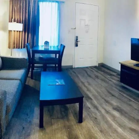 Baymont By Wyndham Tampa Near Busch Gardens-2