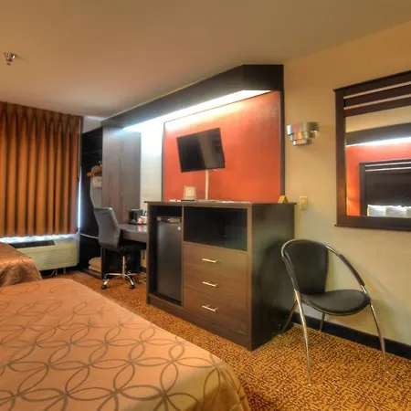 Smoky Mountain Inn & Suites-2