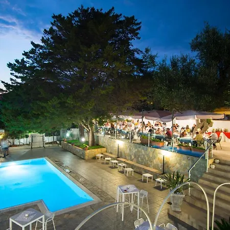 Hotel Calanca-3