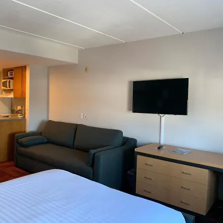 University Inn-3