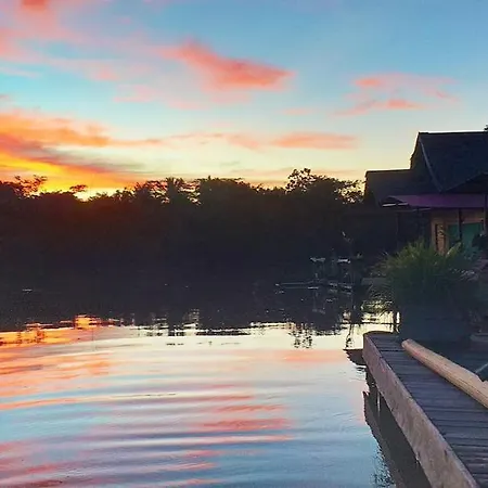 Amazon Oasis Floating Lodge-2