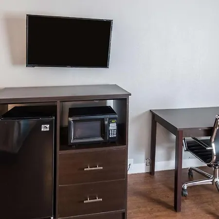 Econo Lodge Mineral Wells-2