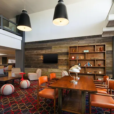Four Points By Sheraton Phoenix South Mountain-2