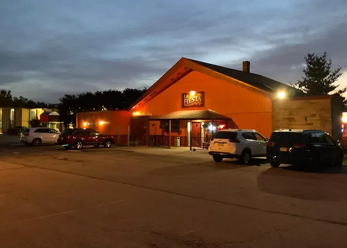 Red Carpet Inn & Suites Ebensburg