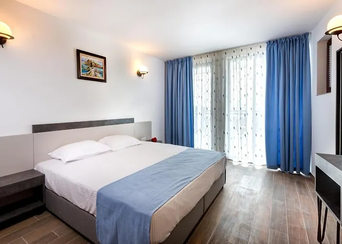 Panorama Blue Family Hotel And Free Parking