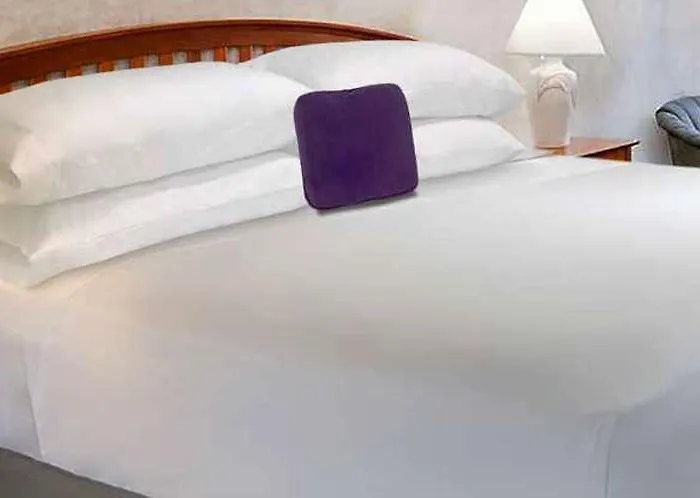 Brentwood Inn & Suites