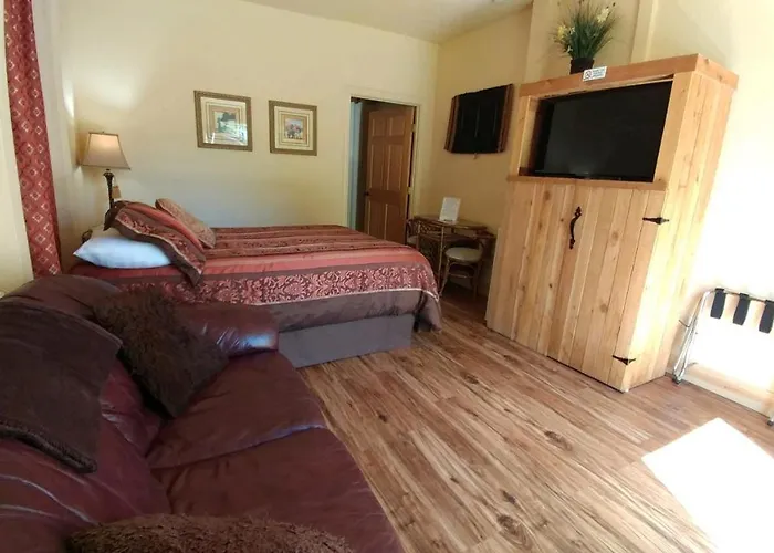 Alpaca Inn, The