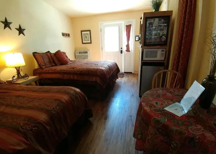 Alpaca Inn, The