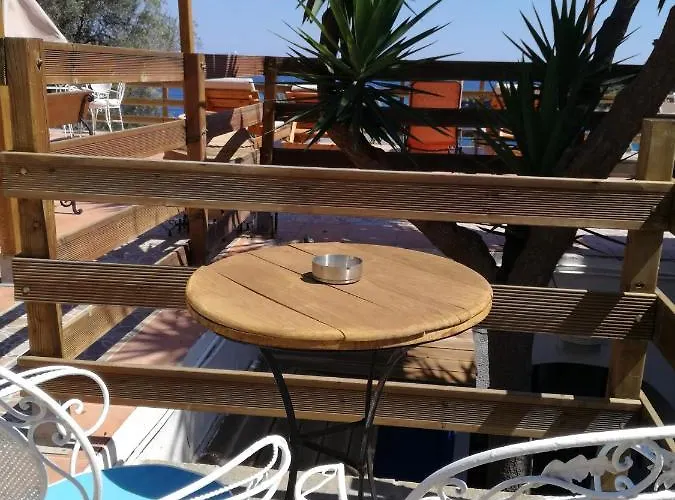Oasis Hotel Loutro