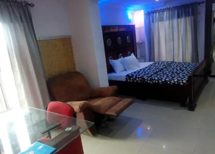 Theodawn Hotels @ Suite 29
