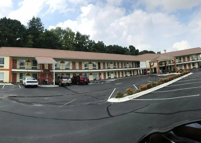 Carry On Inn & Suites