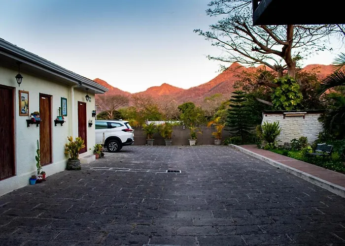 Rual'S Hotel