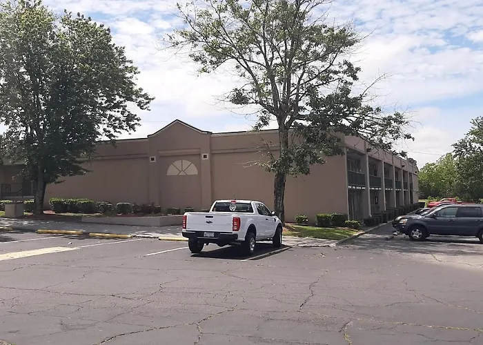 Hotel O Henderson Kerr Lake I 85 Nc