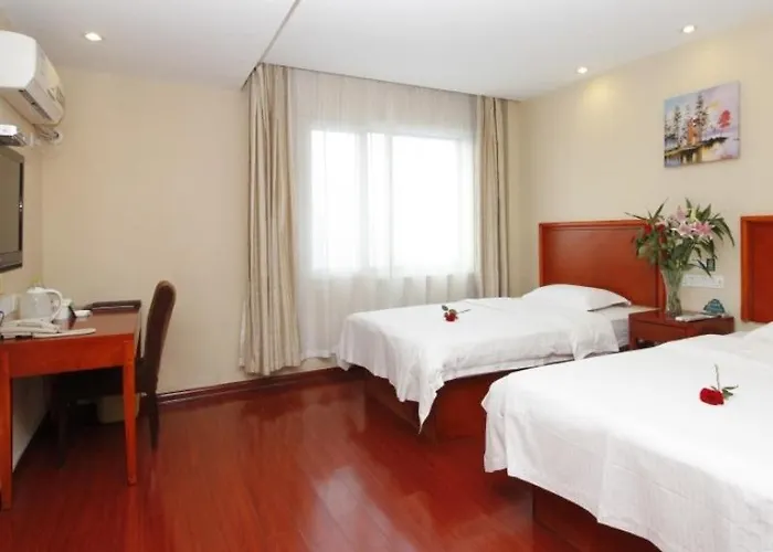 Greentree Inn Rizhao West Station Suning Plaza