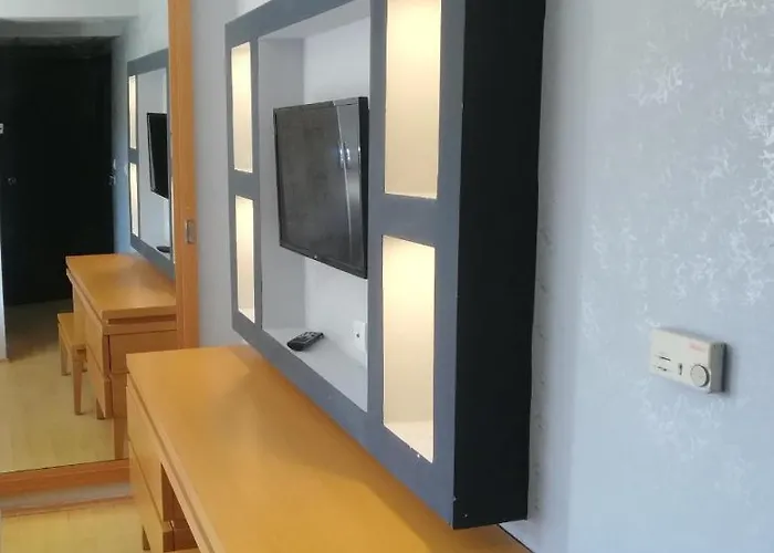 Ünaten otel