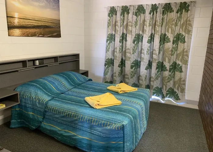 Sandpiper Motel