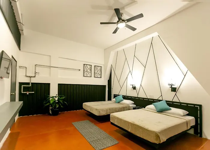 D' La Torre Hotel