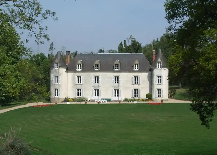 Château de La Ville-Huë Guer