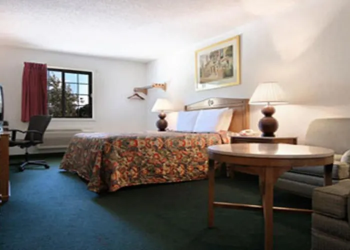 Travelodge By Wyndham Waukegan Gurnee