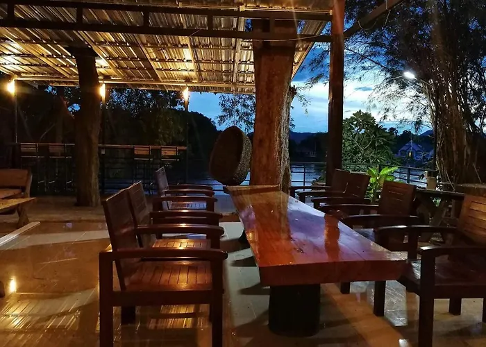 T & T Hostel Kanchanaburi