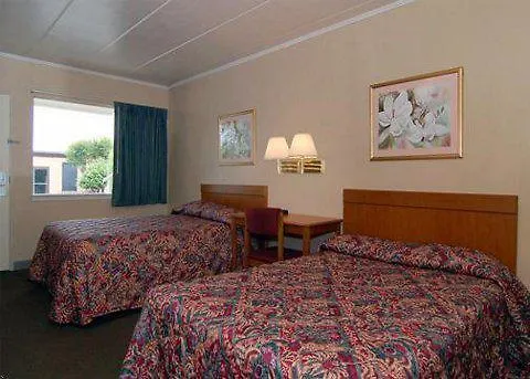 Econo Lodge Airport
