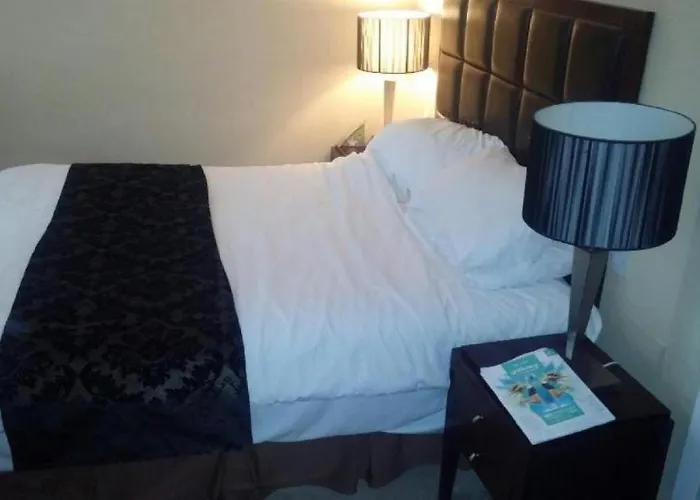 Oyo Clayton Lodge