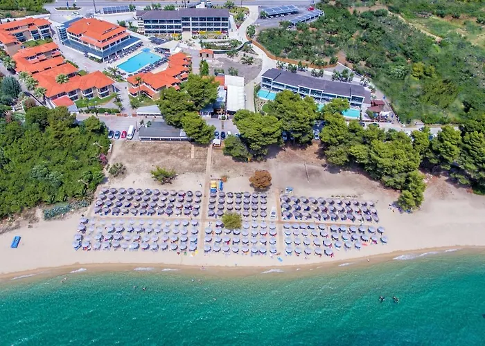 Lagomandra Beach Hotel