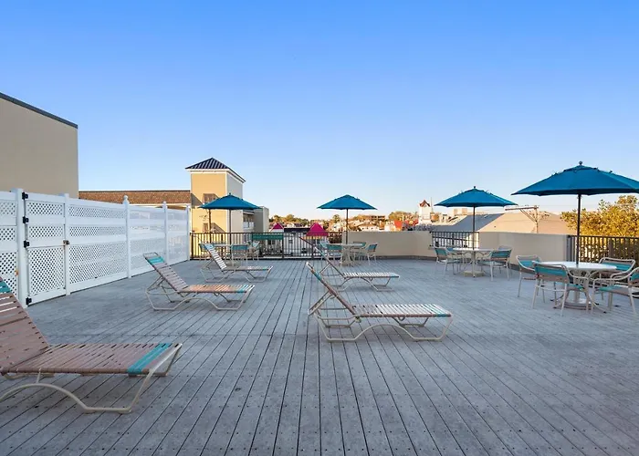 Brighton Suites Hotel