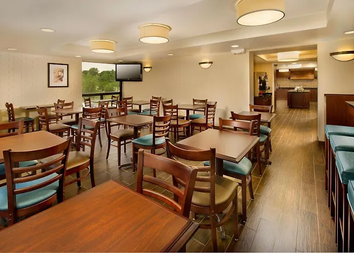 Drury Inn & Suites Kansas City Stadium- Kansas City