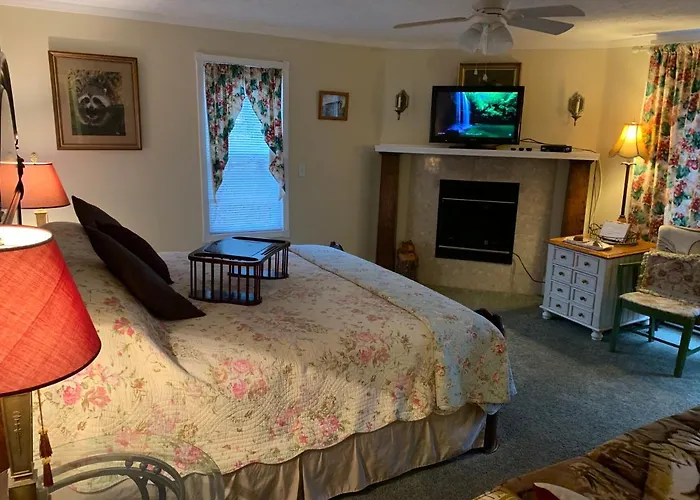 Emerald Necklace Inn Bed And Breakfast Lakewood